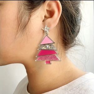 NWT FESTIVE TREE EARRINGS